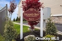 View Island Park, NY 11558 townhome
