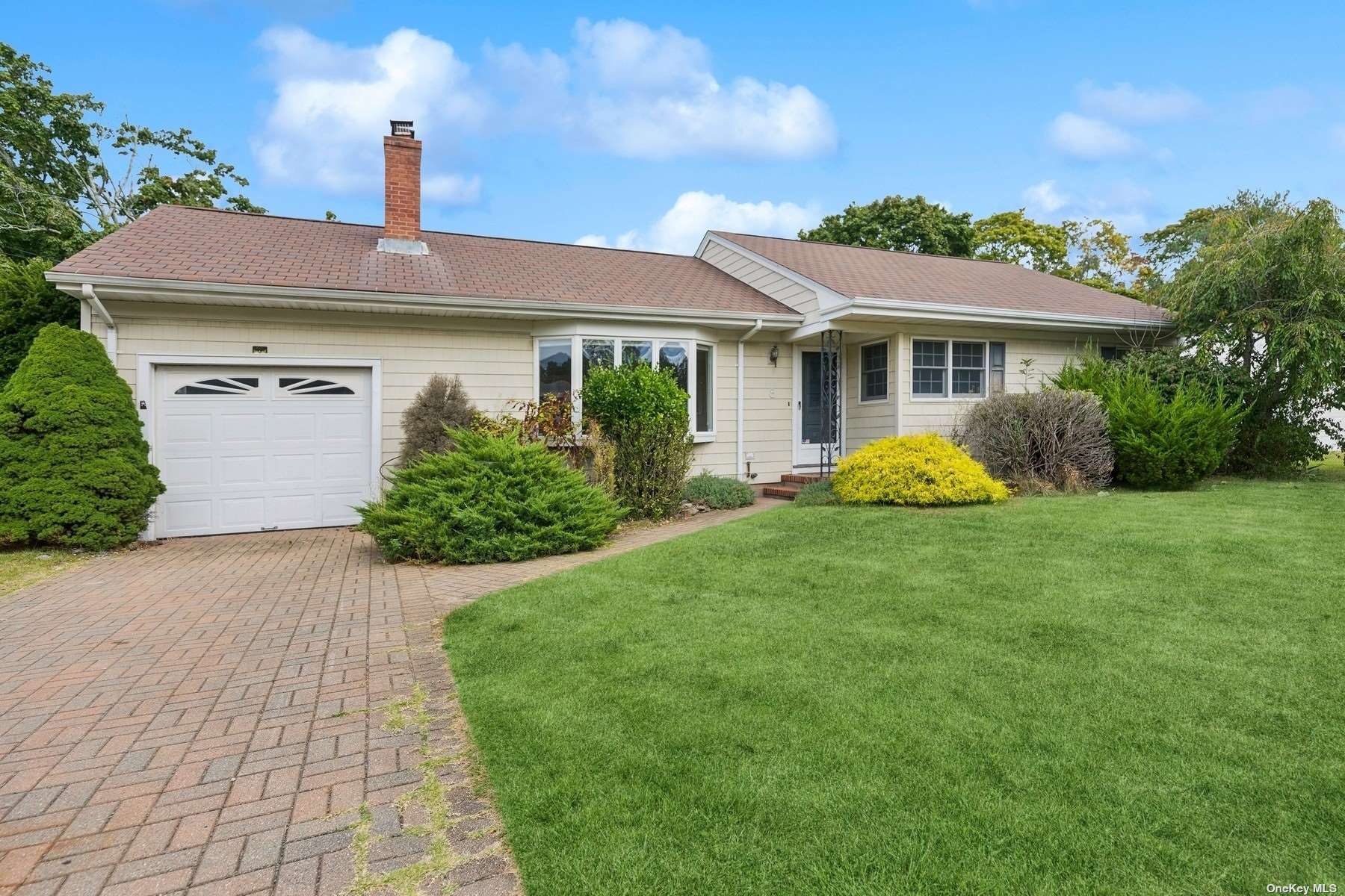 Property for Sale at 8 Linda Lane, Hampton Bays, Hamptons, NY - Bedrooms: 3 
Bathrooms: 2  - $889,000