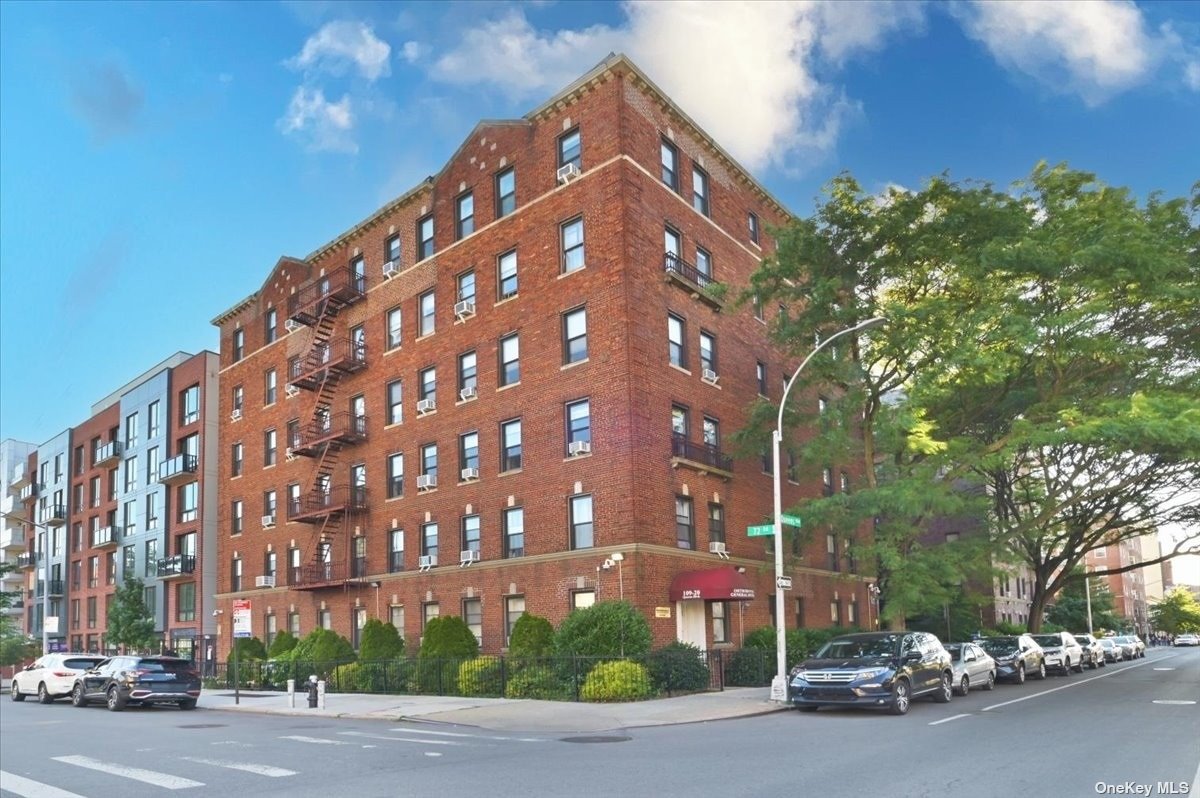 10920 Queens Boulevard 3J, Forest Hills, Queens, NY - 1 Bedrooms  
1 Bathrooms  
4 Rooms - 