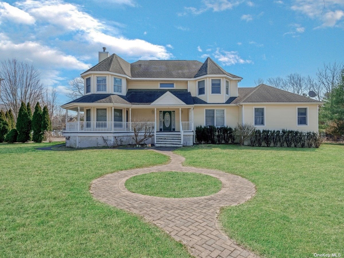 Property for Sale at 114 Main Street, Center Moriches, Hamptons, NY - Bedrooms: 5 
Bathrooms: 8  - $1,200,000