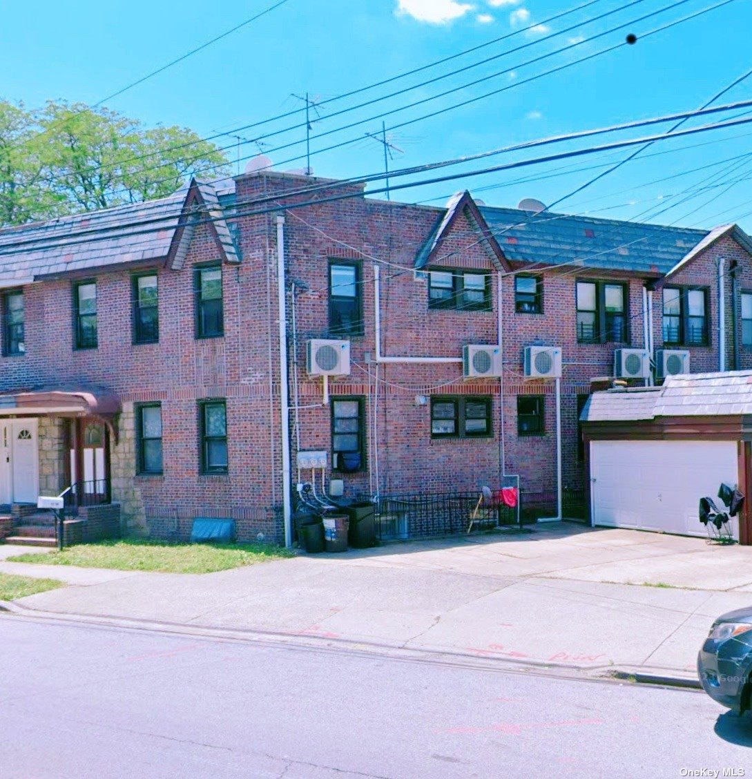 Property for Sale at 1754 Clintonville Street, Whitestone, Queens, NY - Bedrooms: 5 
Bathrooms: 4 
Rooms: 8  - $1,200,000