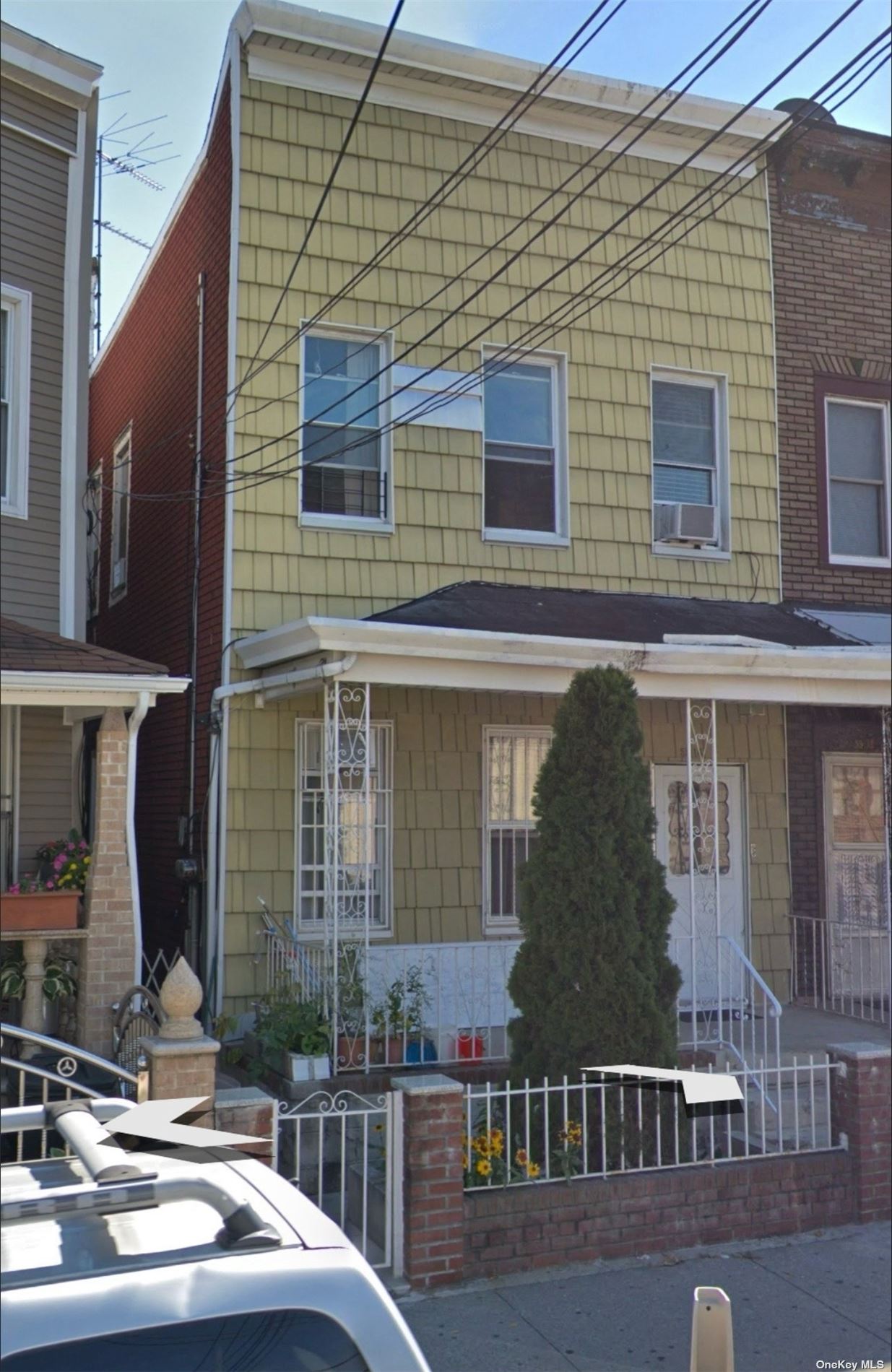 Property for Sale at 5514 Van Cleef Street, Corona, Queens, NY - Bedrooms: 6 
Bathrooms: 3 
Rooms: 11  - $1,128,000