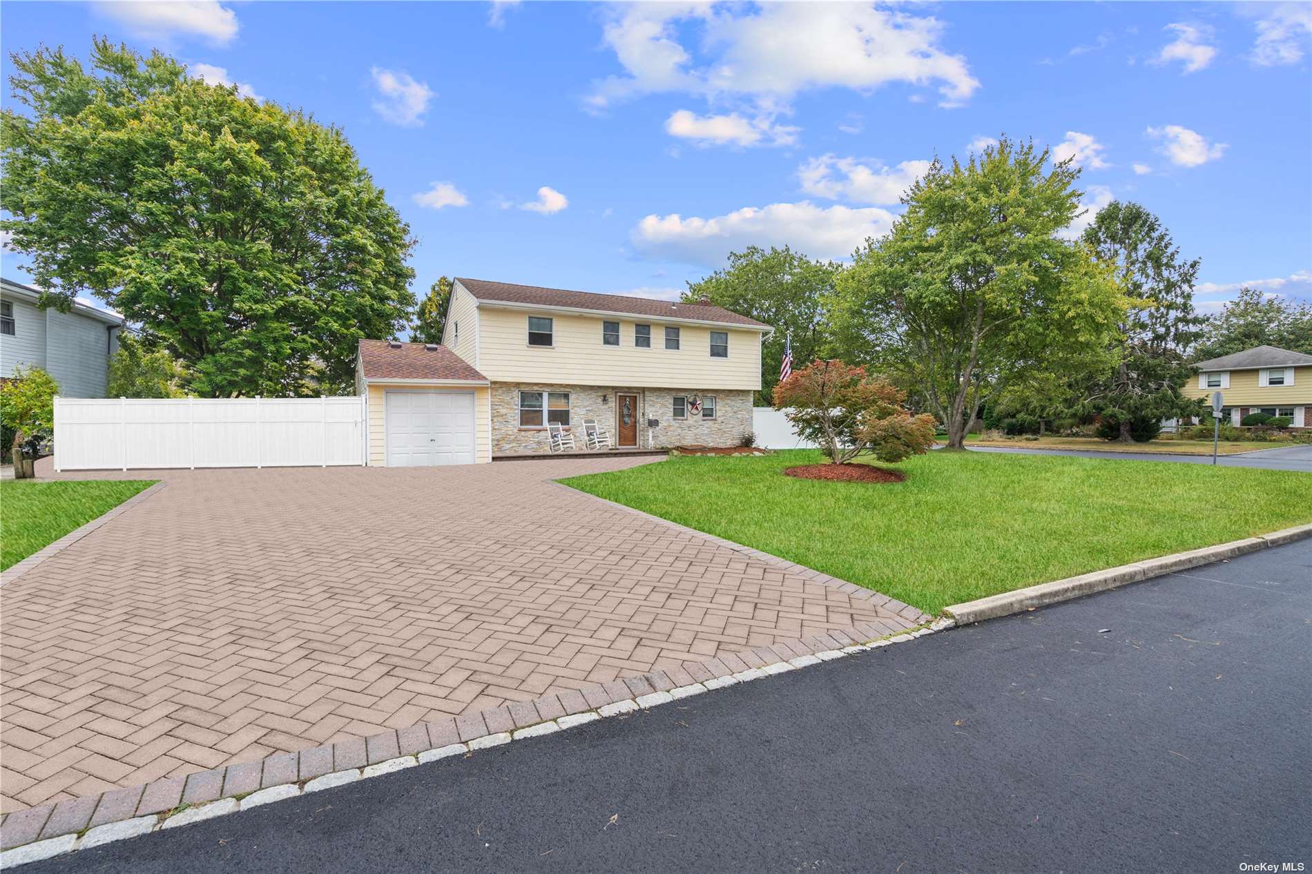 2 Wensley Lane, East Islip, New York image 1