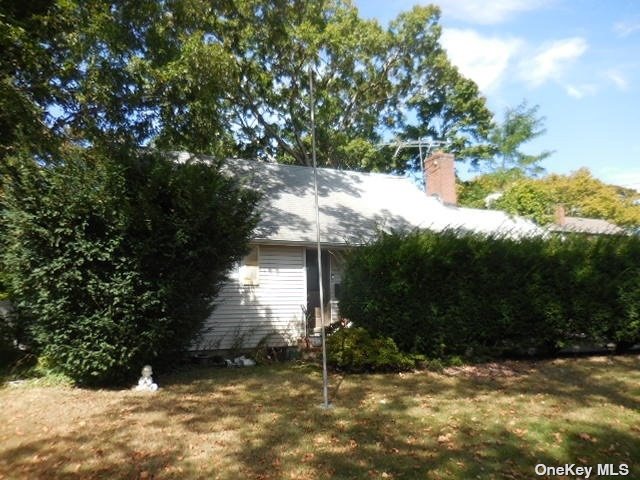 84 Hiawatha Drive, Brightwaters, New York image 2