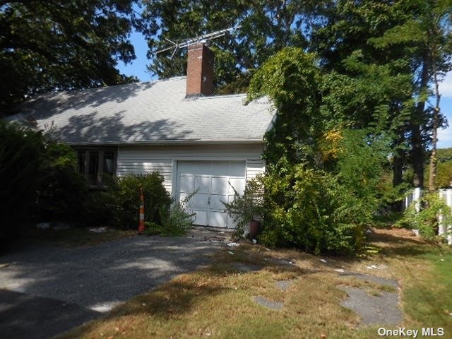 84 Hiawatha Drive, Brightwaters, New York image 4