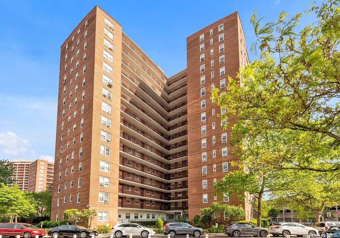 97-10 62 Drive #4M, Rego Park, New York image 1