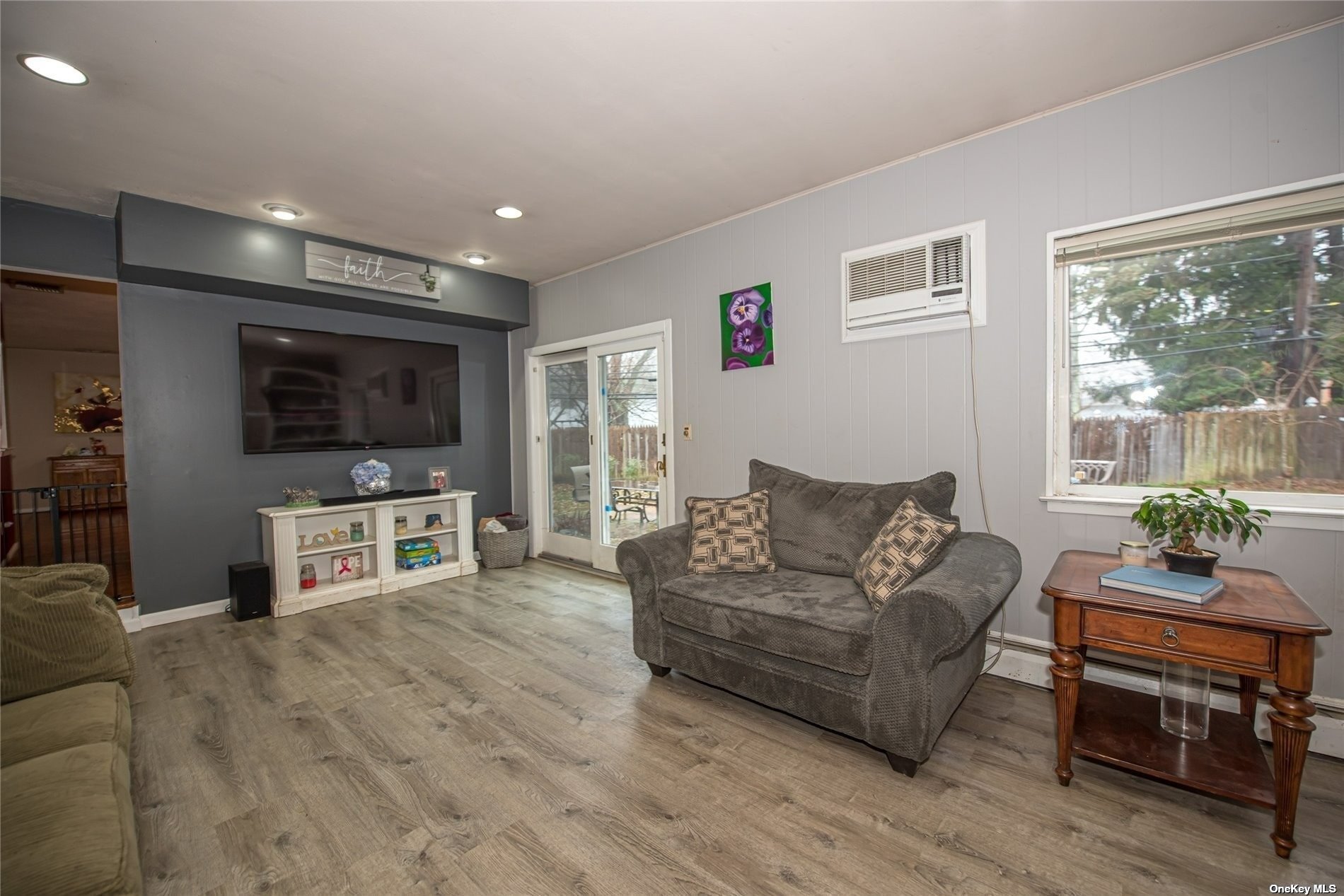 Photo 6 of 15 of 87 Derby Avenue house