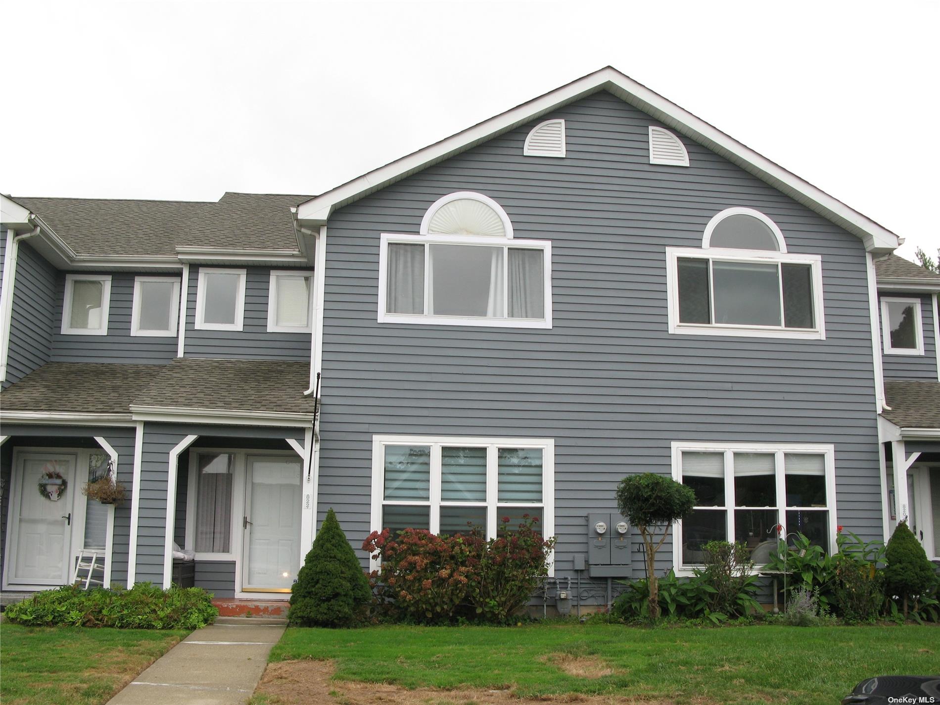 View Middle Island, NY 11953 townhome