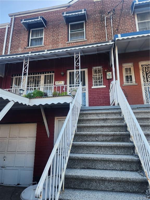 Property for Sale at 3317 Gunther Avenue, Bronx, New York - Bedrooms: 4 
Bathrooms: 3 
Rooms: 4  - $625,000