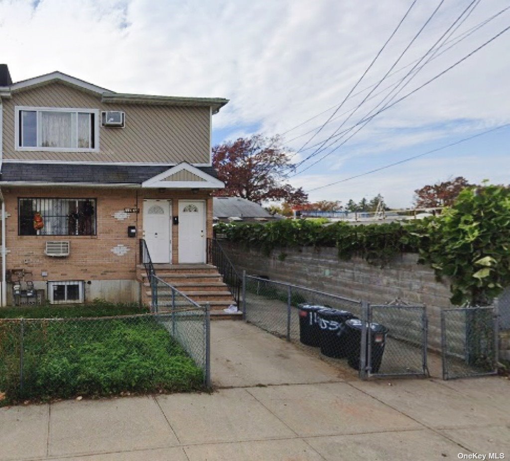 Property for Sale at 11534 172nd Street, Jamaica, Queens, NY - Bedrooms: 6 
Bathrooms: 4.5 
Rooms: 10  - $1,090,000