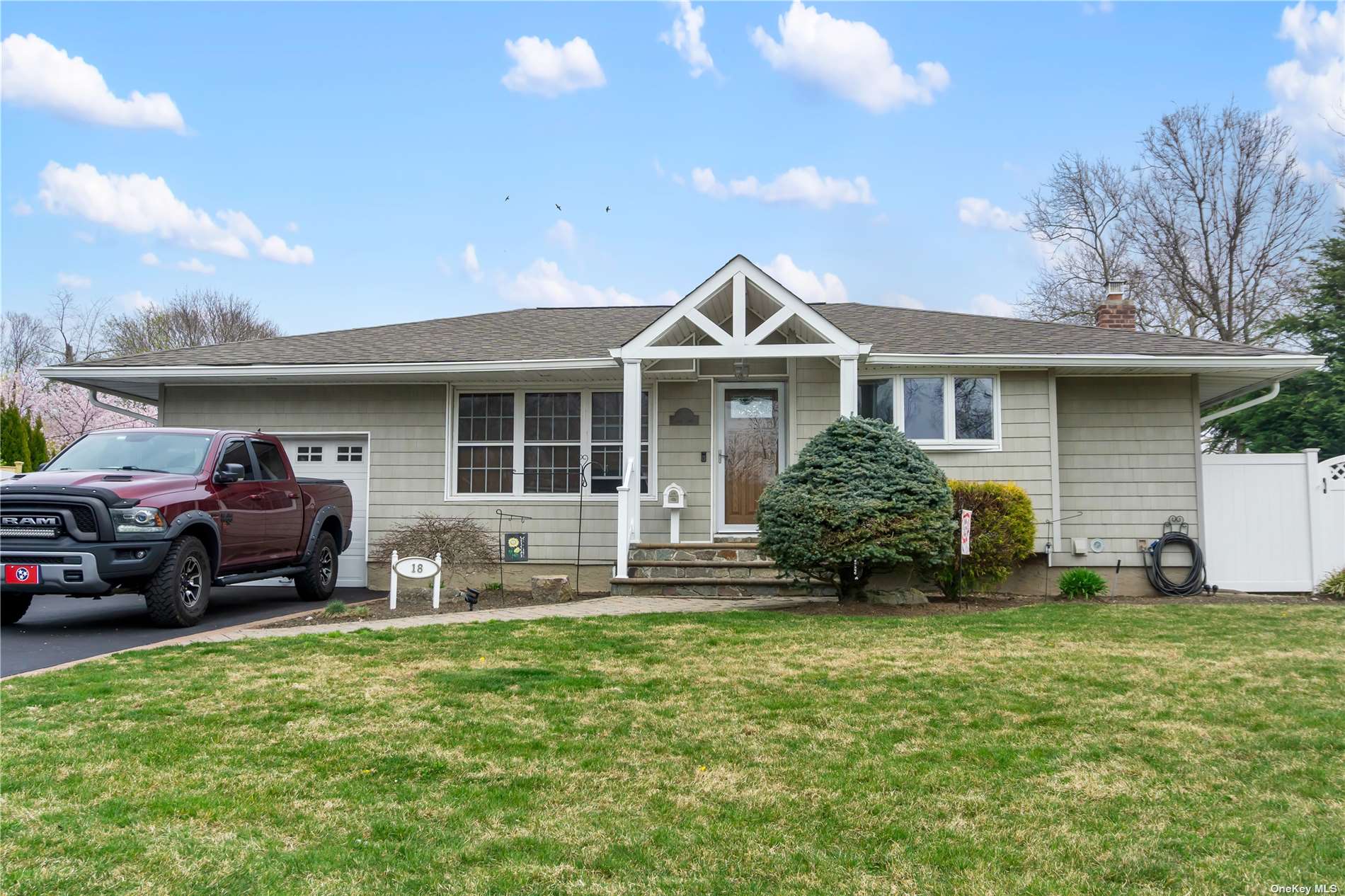 Property for Sale at 18 Marie Court, Commack, Hamptons, NY - Bedrooms: 3 
Bathrooms: 2  - $689,999