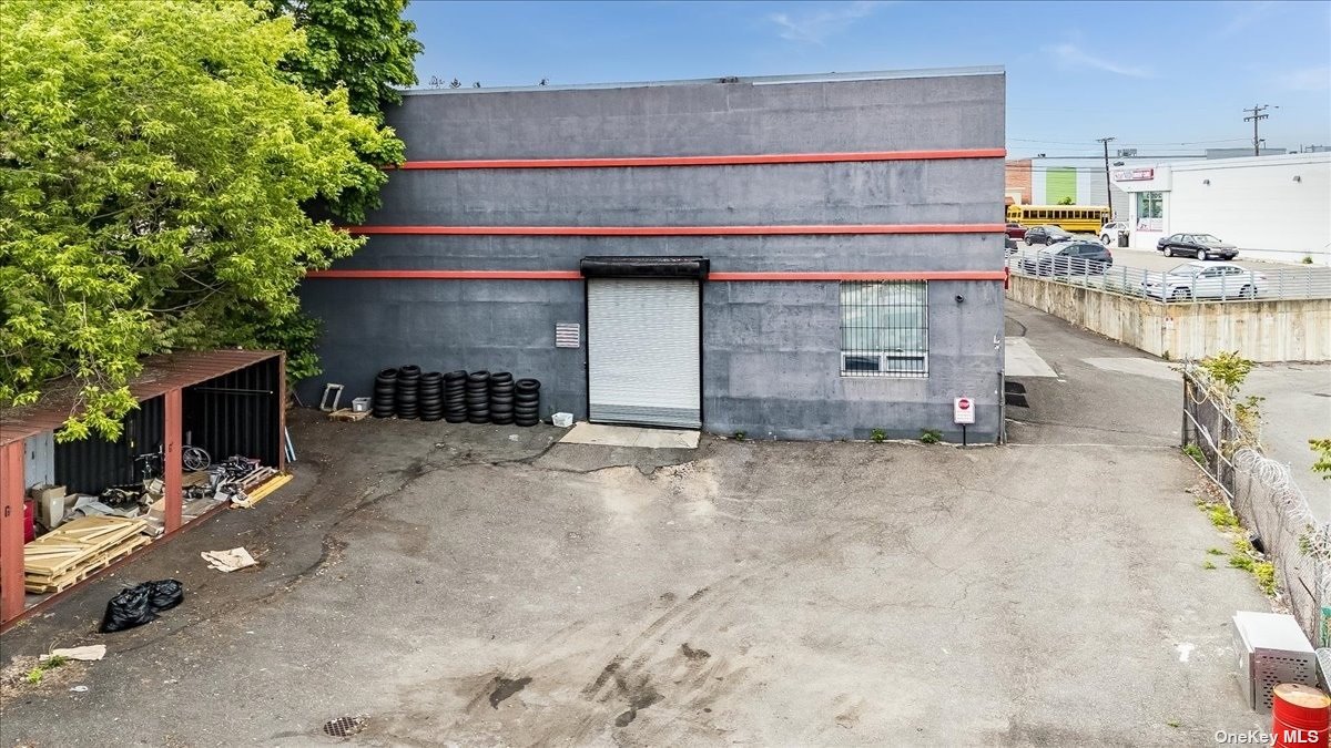 2070 Jericho Turnpike