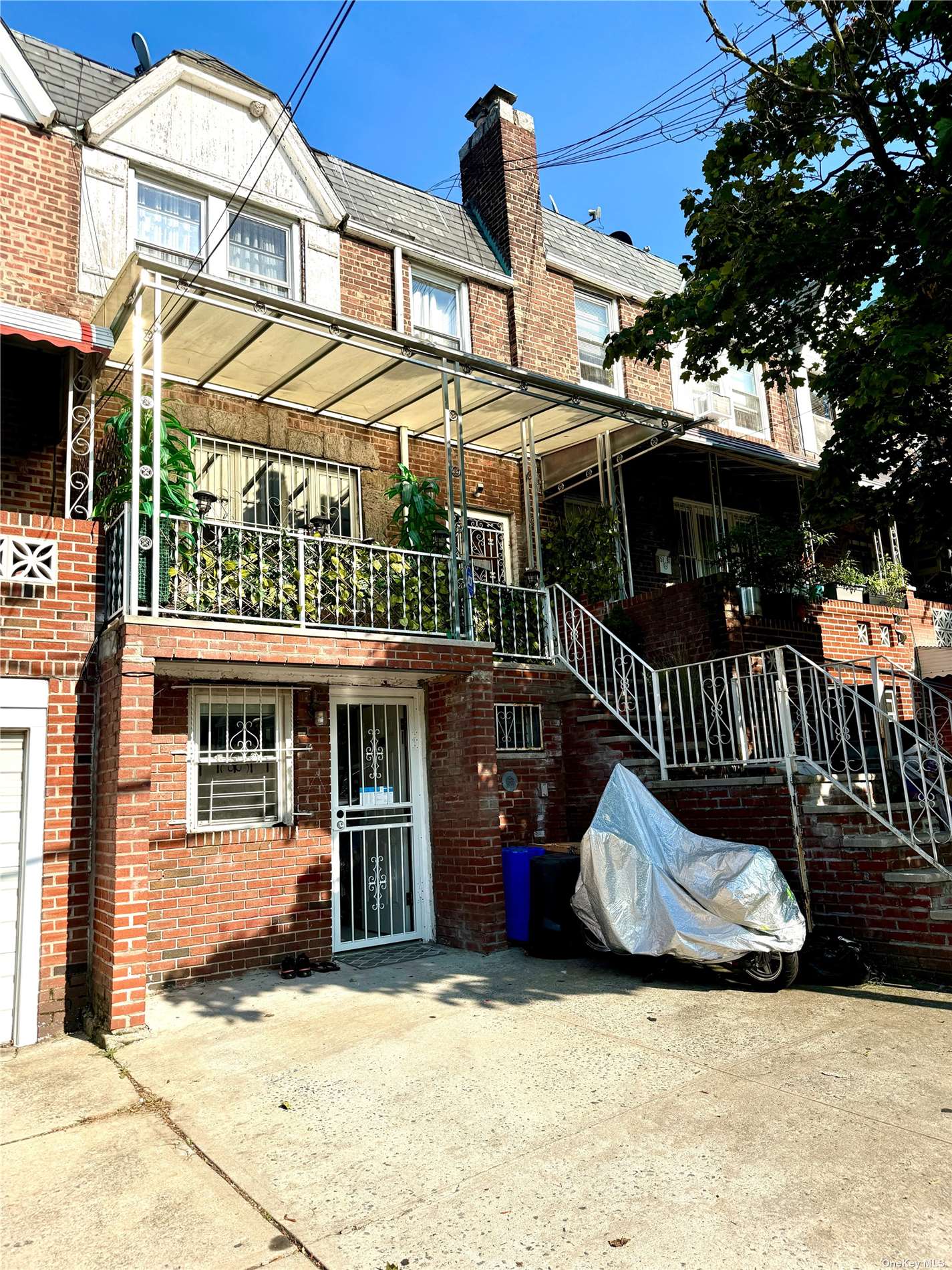 Property for Sale at 5179 74th Street, Elmhurst, Queens, NY - Bedrooms: 4 
Bathrooms: 3 
Rooms: 9  - $938,000