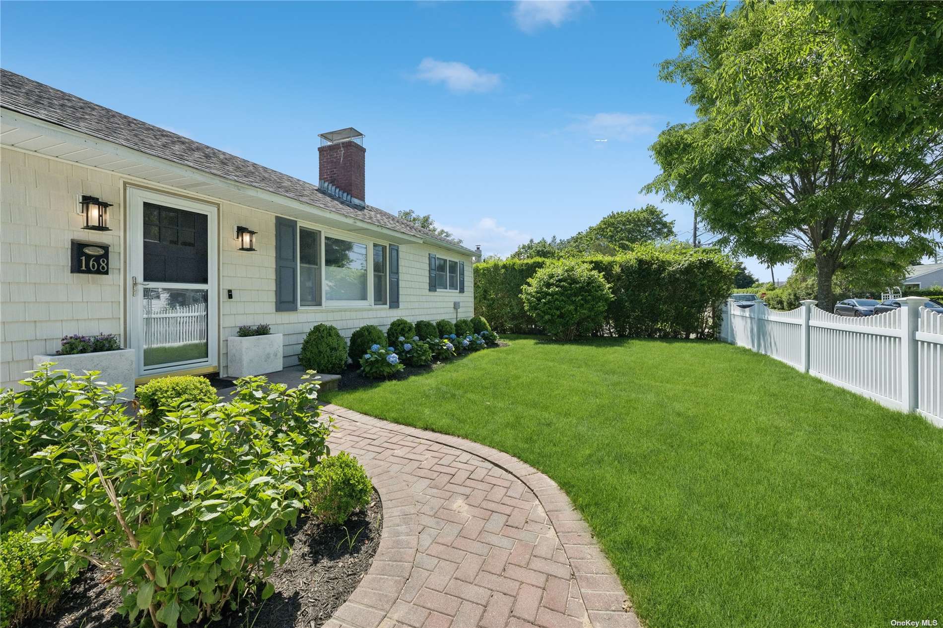 168 Hillcrest Avenue, Southampton, Hamptons, NY - 3 Bedrooms  
1 Bathrooms - 