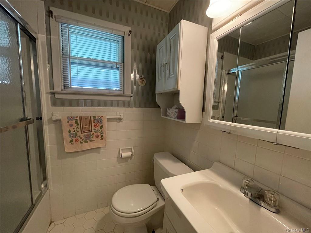 Photo 10 of 22 of 88 Westerly Street house