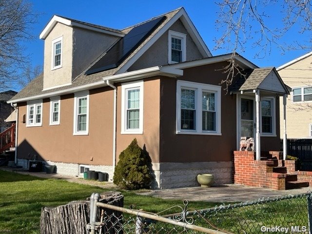 17 Cambridge Street, Deer Park, New York image 1