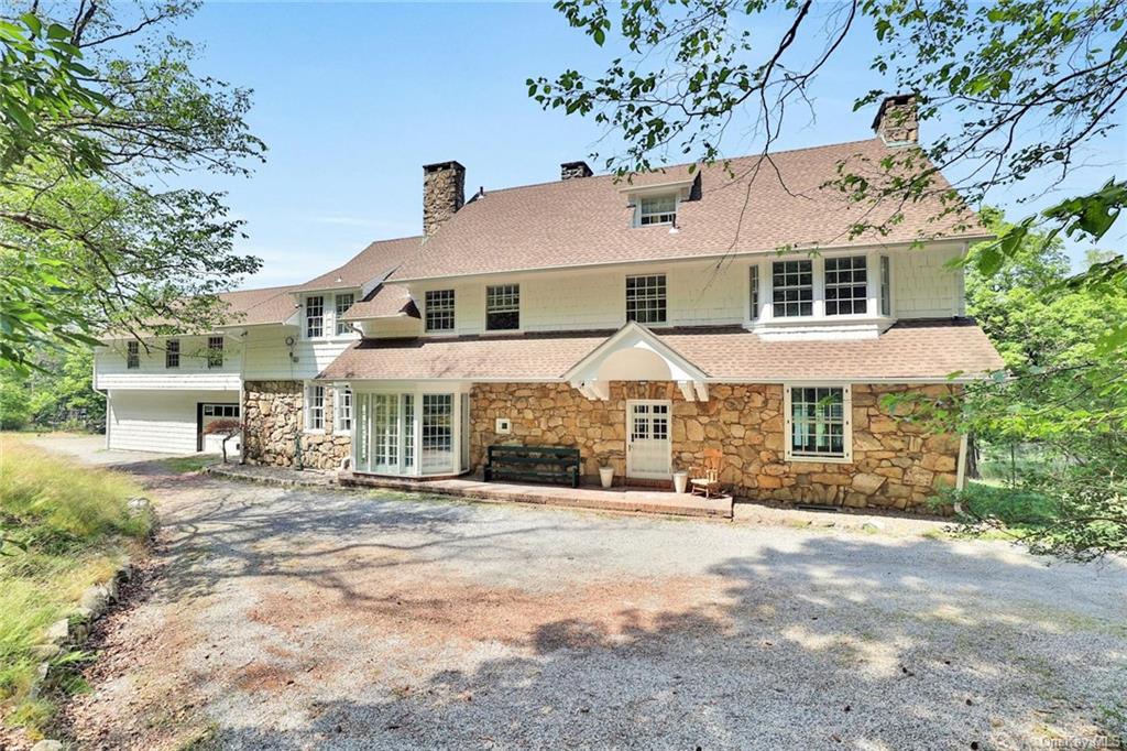 Property for Sale at 23 Maple Road, Cornwall On Hudson, New York - Bedrooms: 8 
Bathrooms: 5 
Rooms: 18  - $1,998,000