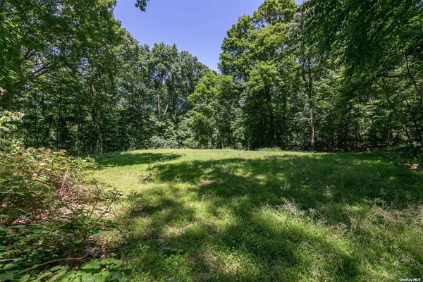 5 HAWKS NEST, SAINT JAMES, NY 11780 - Image 2bab086a6766a372f8b035cf40f176f2/579777712