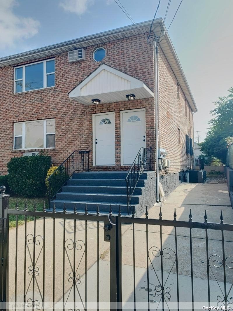 Property for Sale at 14449 Springfield Blvd Blvd, Springfield Gardens, Queens, NY - Bedrooms: 6 
Bathrooms: 5 
Rooms: 8  - $1,279,000