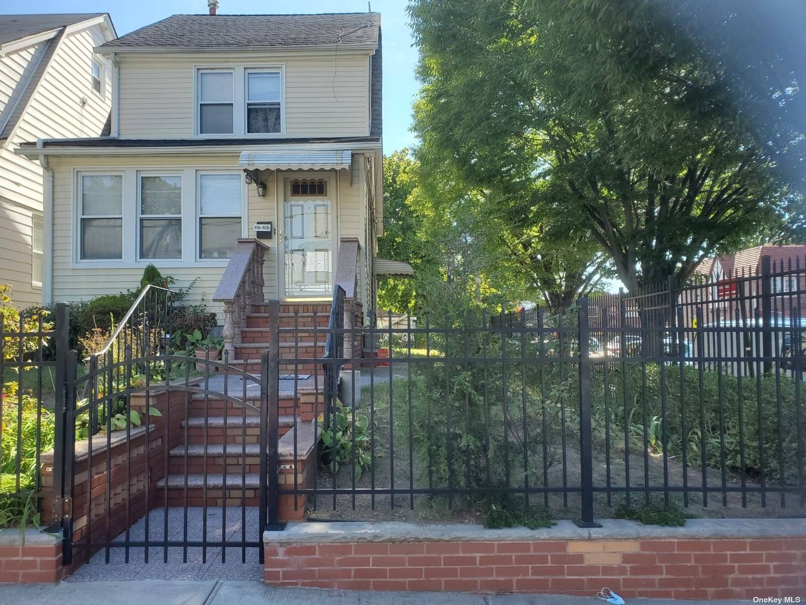 115105 217th Street, Cambria Heights, Queens, NY - 3 Bedrooms  
1 Bathrooms  
7 Rooms - 