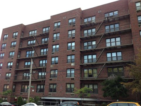 Homes For Sale - 87-70 173rd Street #5G<br/> Jamaica, NY 11432