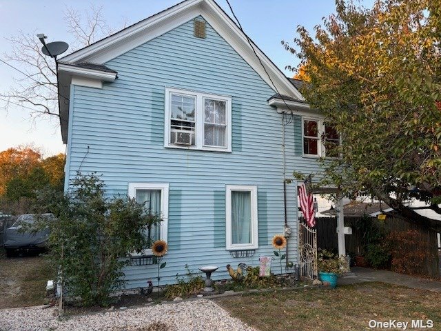 26 Pulaski Street, Riverhead, Hamptons, NY - 3 Bedrooms  
1 Bathrooms - 