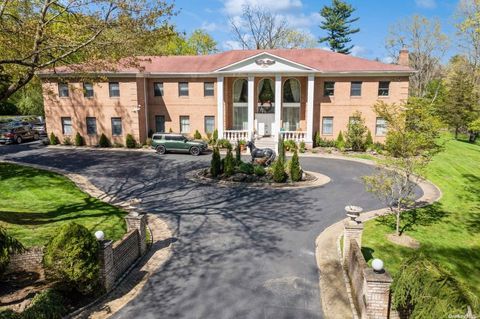 12 Woodfield Lane Old Brookville NY 11545