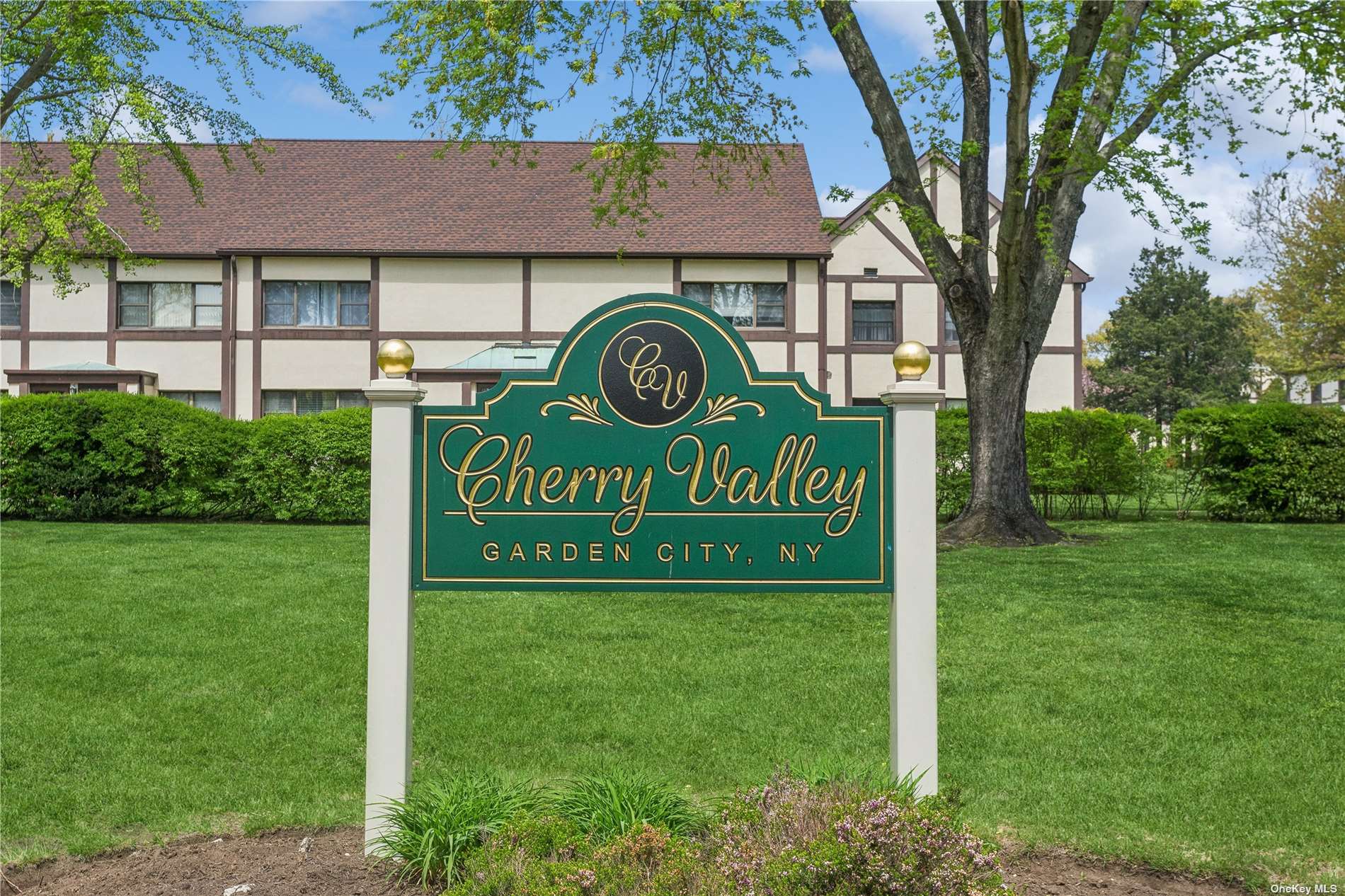 125 15th Street #D`1, Garden City, New York image 1