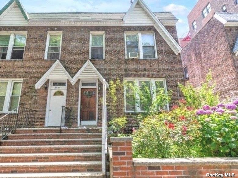 Property for Sale at 3981 49th Street, Sunnyside, Queens, NY - Bedrooms: 4 
Bathrooms: 4 
Rooms: 8  - $1,725,000