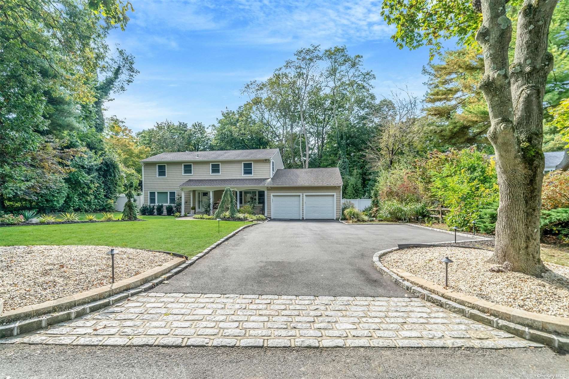 Property for Sale at 8 Milleridge Lane, Smithtown, Hamptons, NY - Bedrooms: 4 
Bathrooms: 3  - $965,000