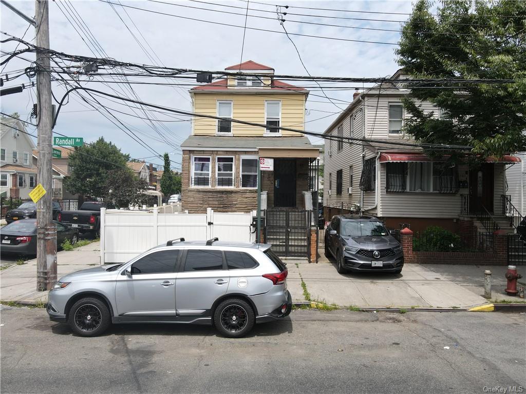 1783 Randall Avenue, Bronx, New York - 5 Bedrooms  
2 Bathrooms - 