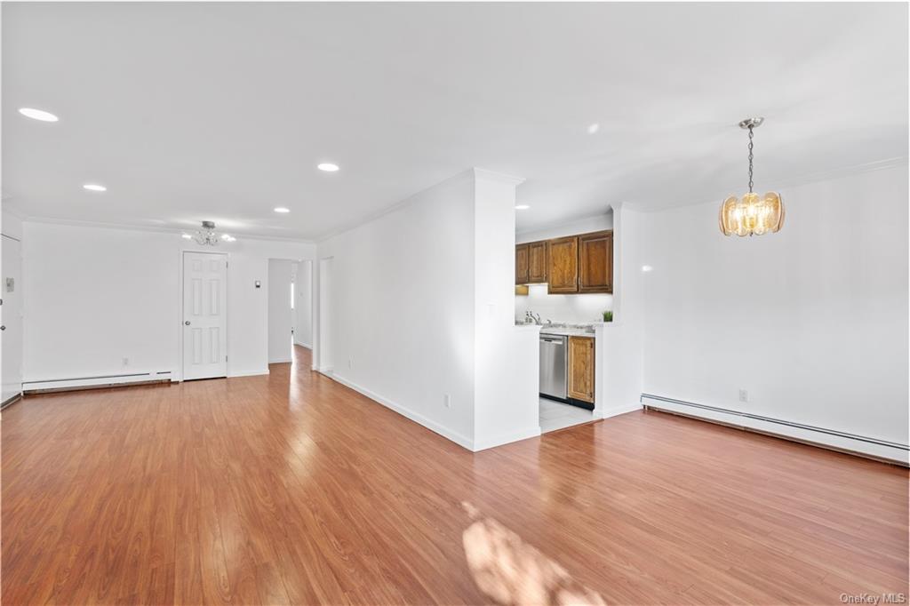 107 Broadway 202, White Plains, New York - 2 Bedrooms  
2 Bathrooms  
6 Rooms - 