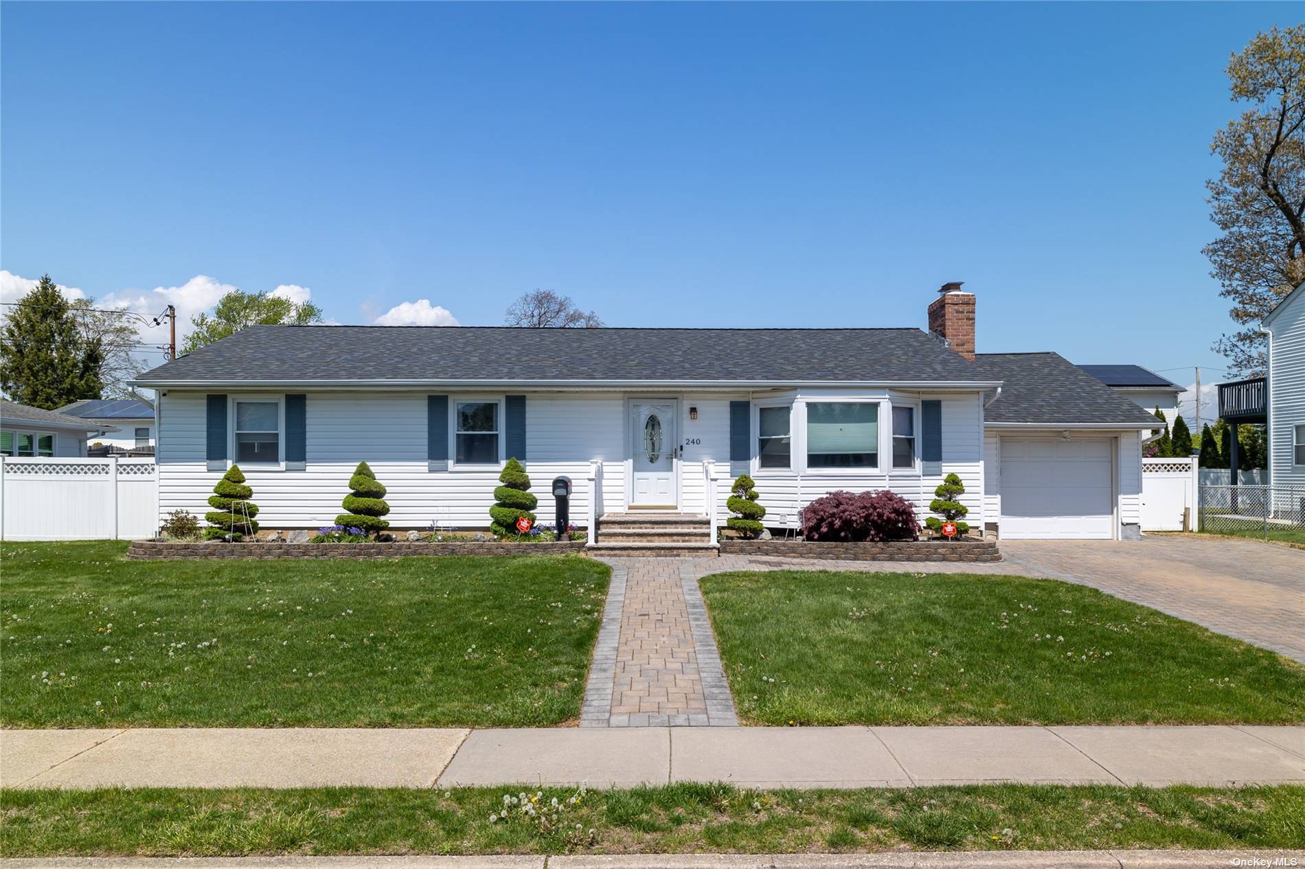 240 45th Street, Lindenhurst, New York image 1