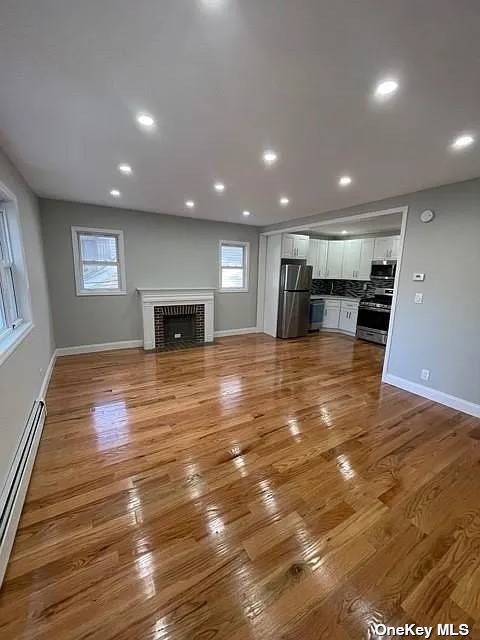 Rental Property at 10932 197th Street, Saint Albans, Queens, NY - Bedrooms: 3 
Bathrooms: 1 
Rooms: 6  - $3,300 MO.