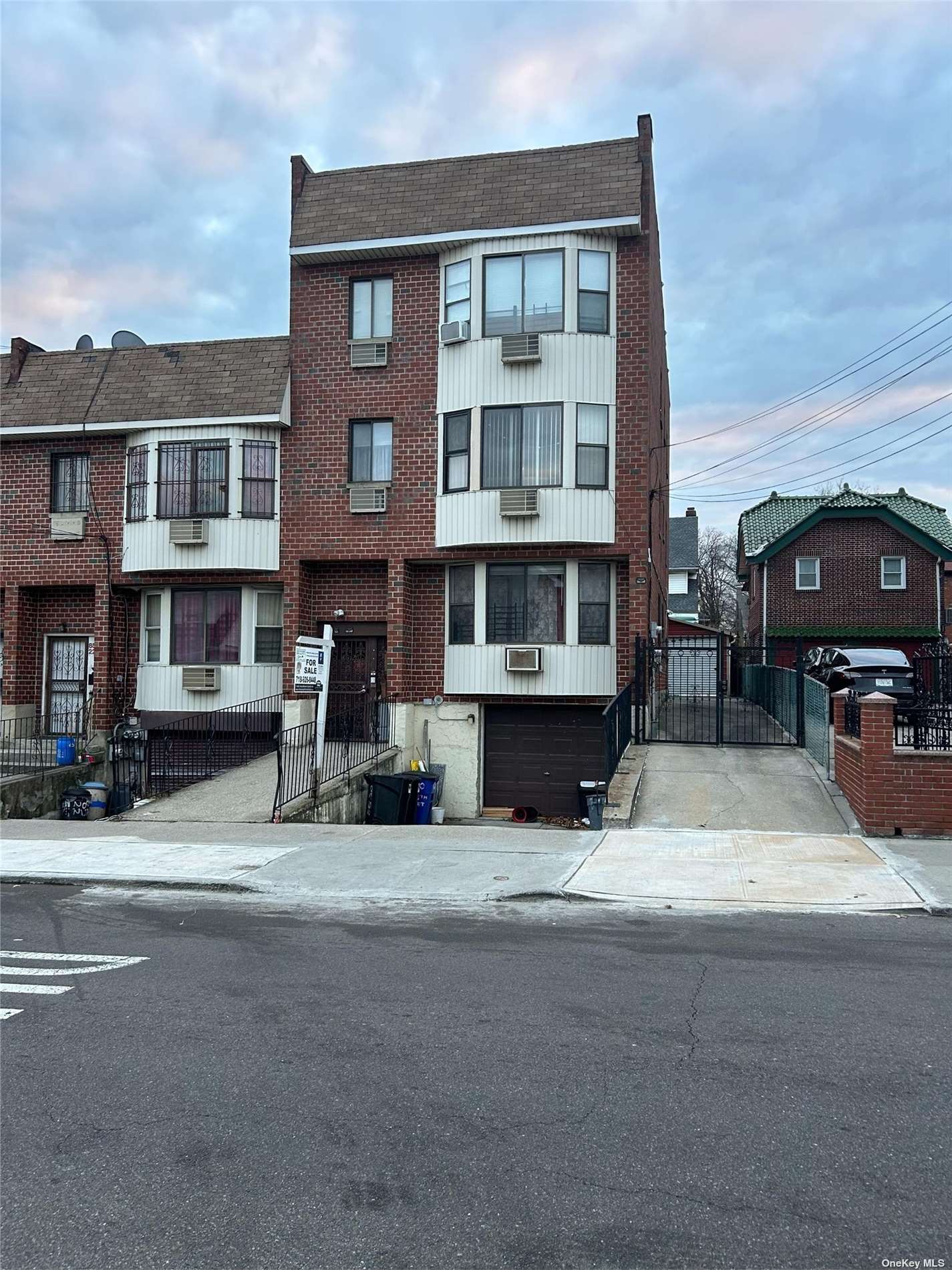 8520 168th Street, Jamaica, Queens, NY - 8 Bedrooms  
6 Bathrooms  
17 Rooms - 