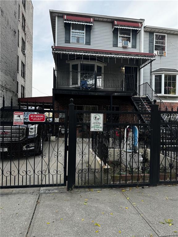 571 Cauldwell Avenue, Bronx, New York - 5 Bedrooms  
3 Bathrooms - 