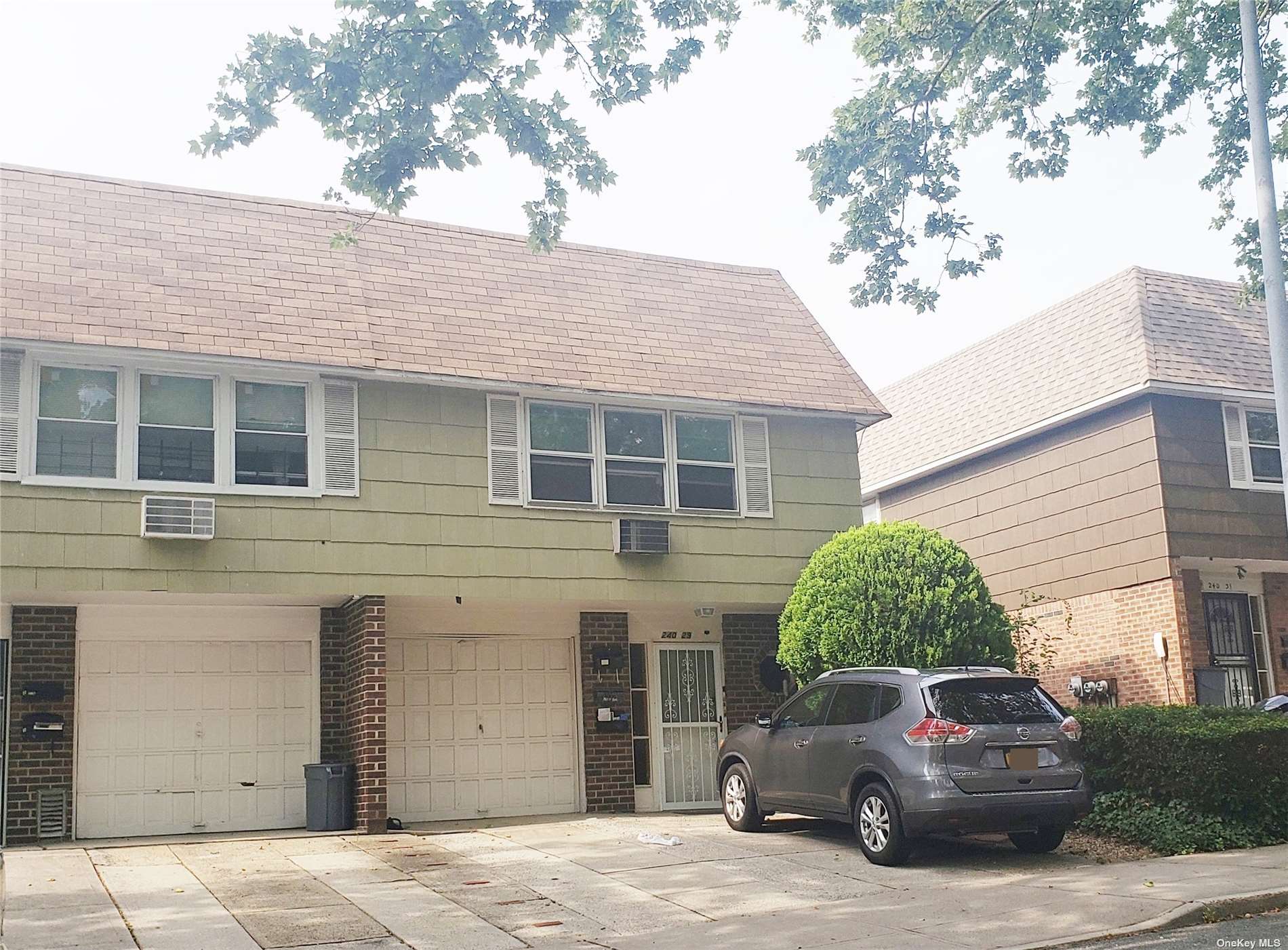 Property for Sale at 24029 68th Avenue 14, Douglaston, Queens, NY - Bedrooms: 6 
Bathrooms: 4 
Rooms: 12  - $1,225,000