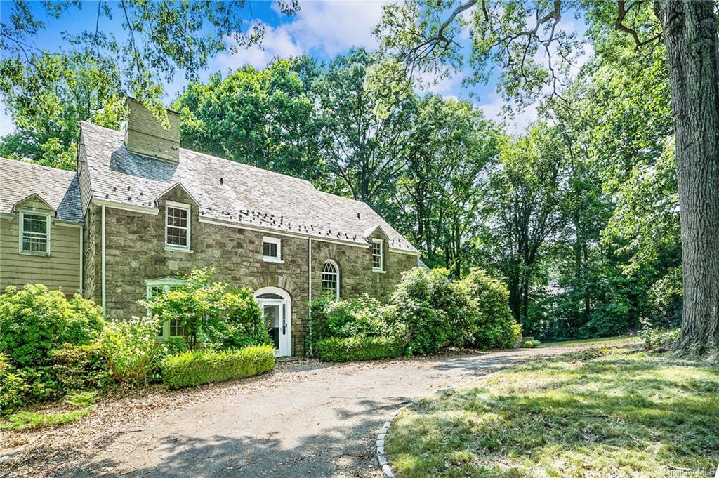Property for Sale at 126 Birchall Drive, Scarsdale, New York - Bedrooms: 4 
Bathrooms: 4 
Rooms: 8  - $1,999,999