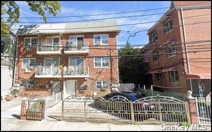 7225 48th Ave Ave, Woodside, Queens, NY - 9 Bedrooms  
5 Bathrooms  
18 Rooms - 