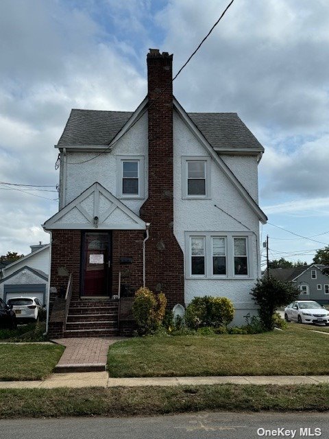 90 Pearsall Avenue, Lynbrook, New York image 1