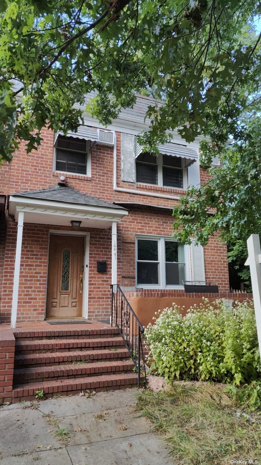 14441 69th Avenue, Kew Garden Hills, Queens, NY - 3 Bedrooms  
3 Bathrooms  
7 Rooms - 