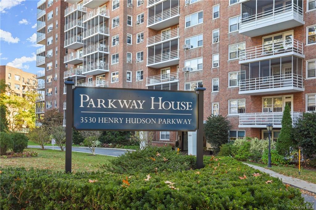 Property for Sale at 3530 Henry Hudson Parkway 7Ab, Bronx, New York - Bedrooms: 4 
Bathrooms: 3 
Rooms: 11  - $1,050,000