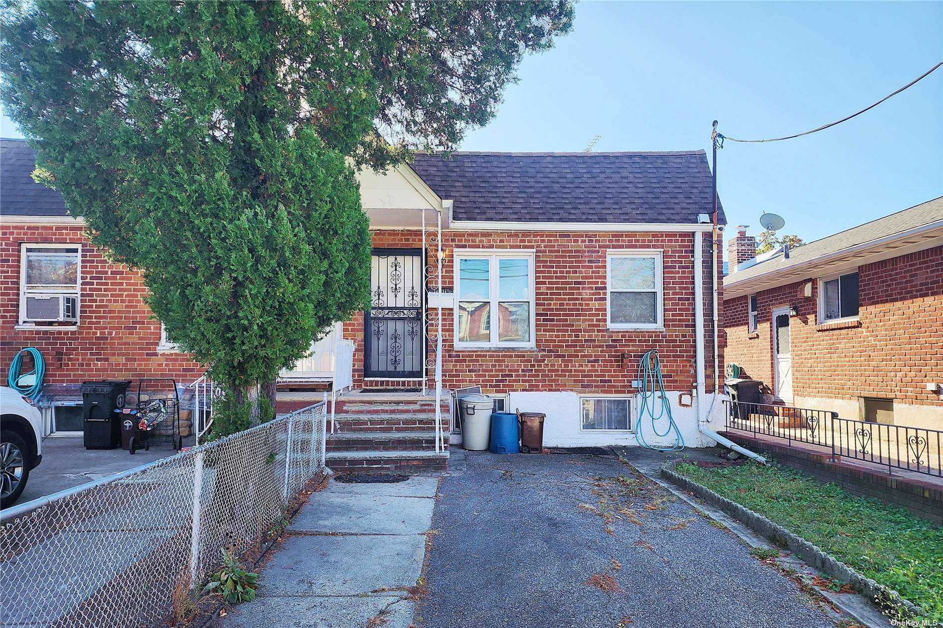 20224 45th Road, Bayside, Queens, NY - 2 Bedrooms  
2 Bathrooms  
5 Rooms - 