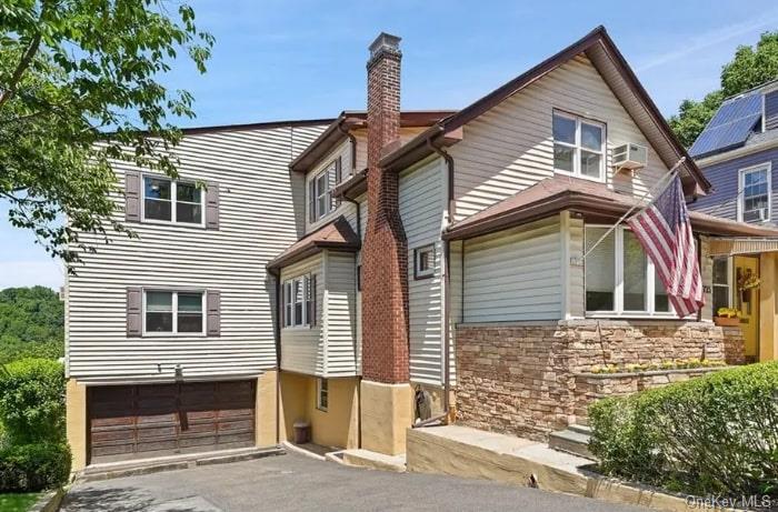 Rental Property at 725 Midland Avenue 2, Yonkers, New York - Bedrooms: 3 
Bathrooms: 2 
Rooms: 6  - $3,500 MO.