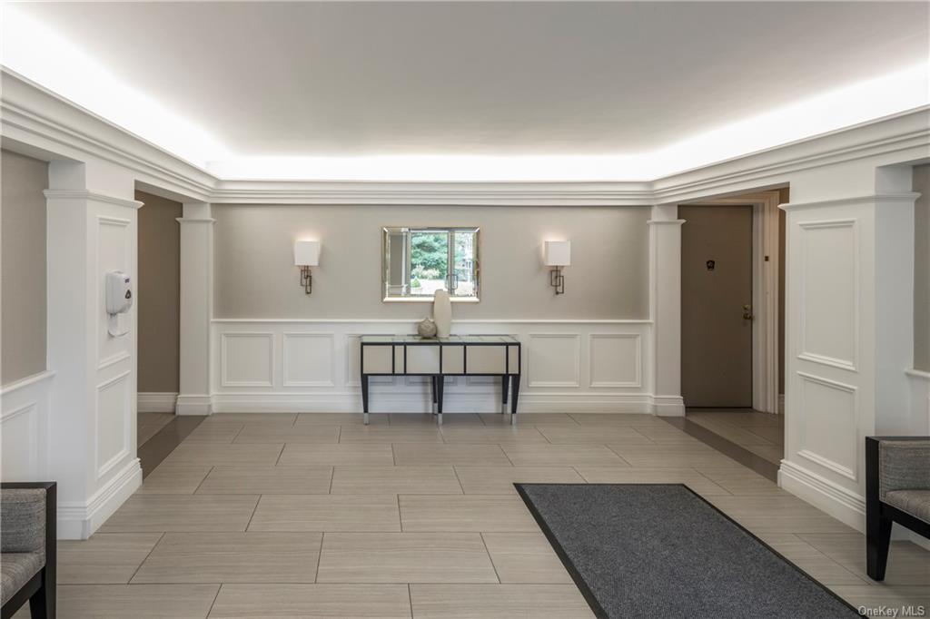 3 Stoneleigh Plaza #6C, Bronxville, New York image 1