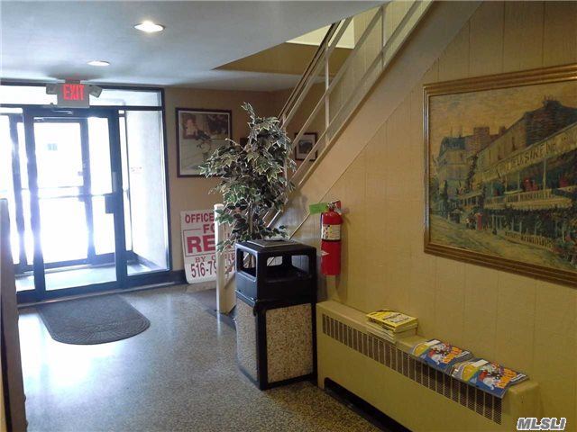 Levittown, New York 11756, United States, ,Residential,Active,29450