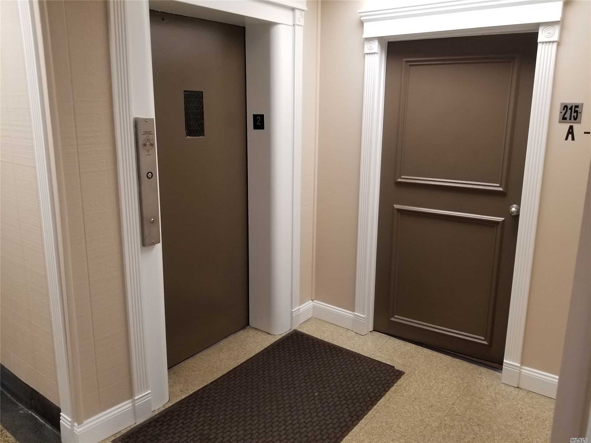 Levittown, New York 11756, United States, ,Residential,Active,29450