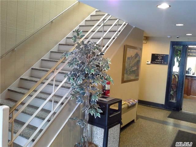 Levittown, New York 11756, United States, ,Residential,Active,29450