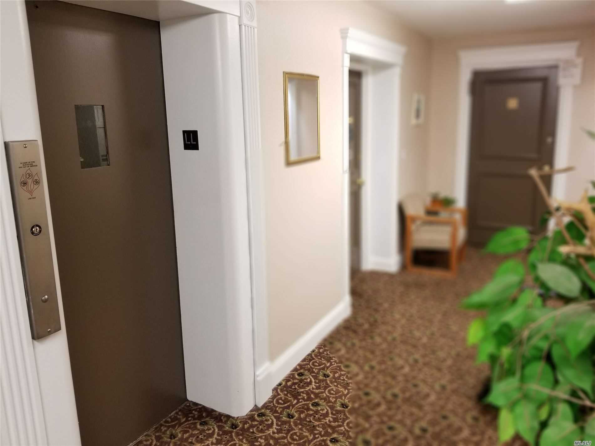 Levittown, New York 11756, United States, ,Residential,Active,29450