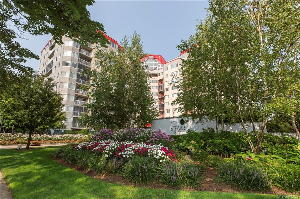 10 Stewart Place #3AE, White Plains, New York image 2